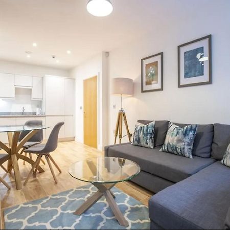 Premium Waterside Apartment Londen Buitenkant foto