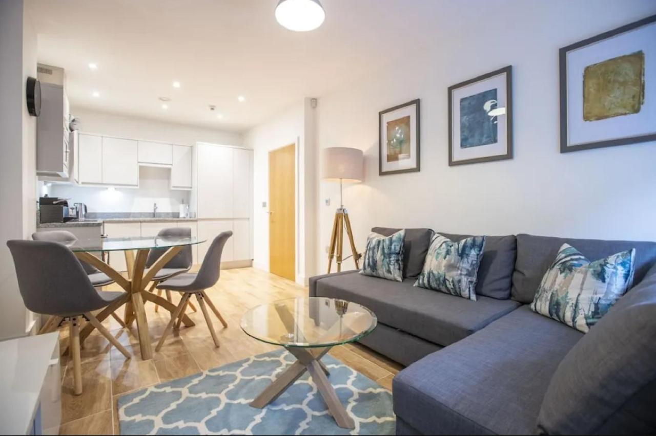Premium Waterside Apartment Londen Buitenkant foto