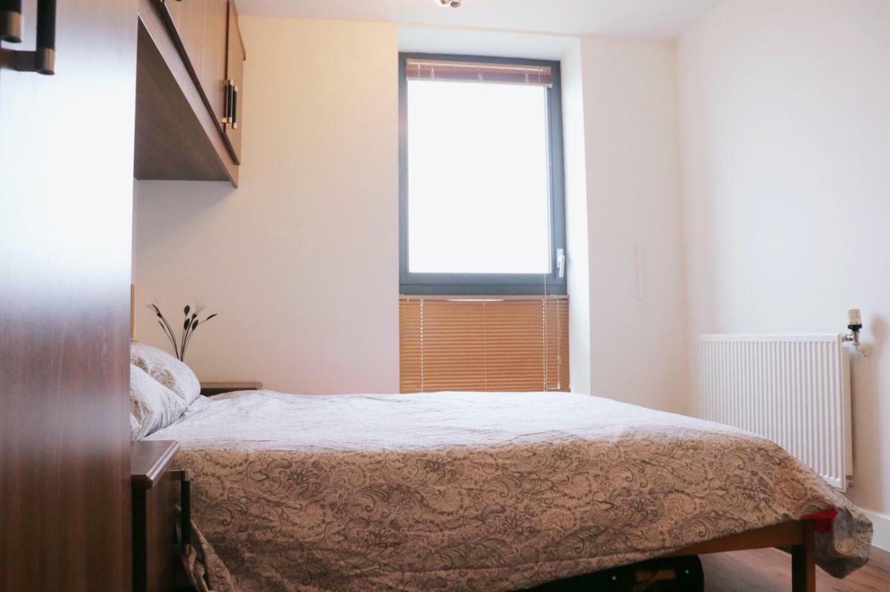 Premium Waterside Apartment Londen Buitenkant foto